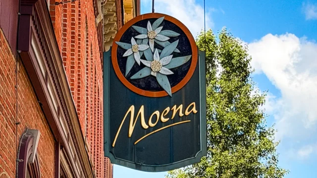 Moena Restaurant